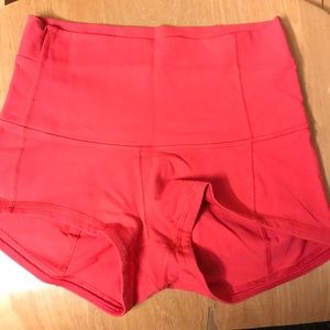 Lululemon wonder under pink shorts size 6
